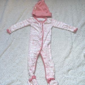 Preemie Burt’s Bees Baby pajamas 💕